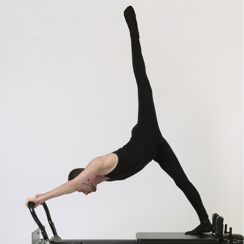 academy-pilates-gia-xoreutes Arabesque Pilates on Reformer